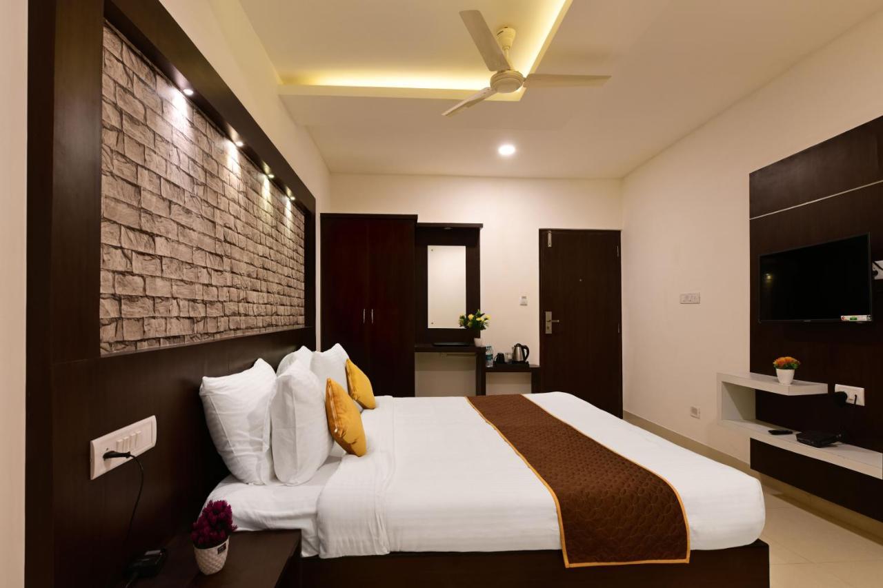 Hotel Bv Colours By Rivido, Begur Main Road Bangalore Esterno foto